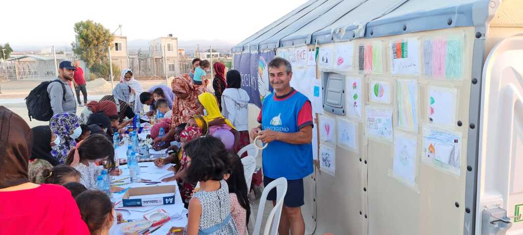 Un'oasi di pace e di amicizia a Cipro per i migranti: cena alle Tende dell'Amicizia, Scuola della Pace, visite culturali e scuola di inglese per i minori
